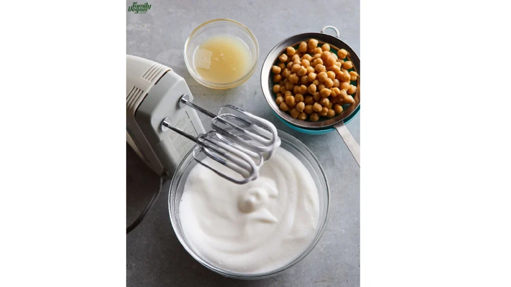 جایگزین تخم مرغ در کیک و شیرینی، آب نخود